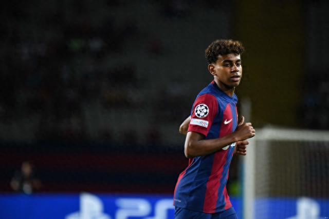 费兰戴帽巴萨三人失单刀 巴萨5-3贝蒂斯迎6连胜