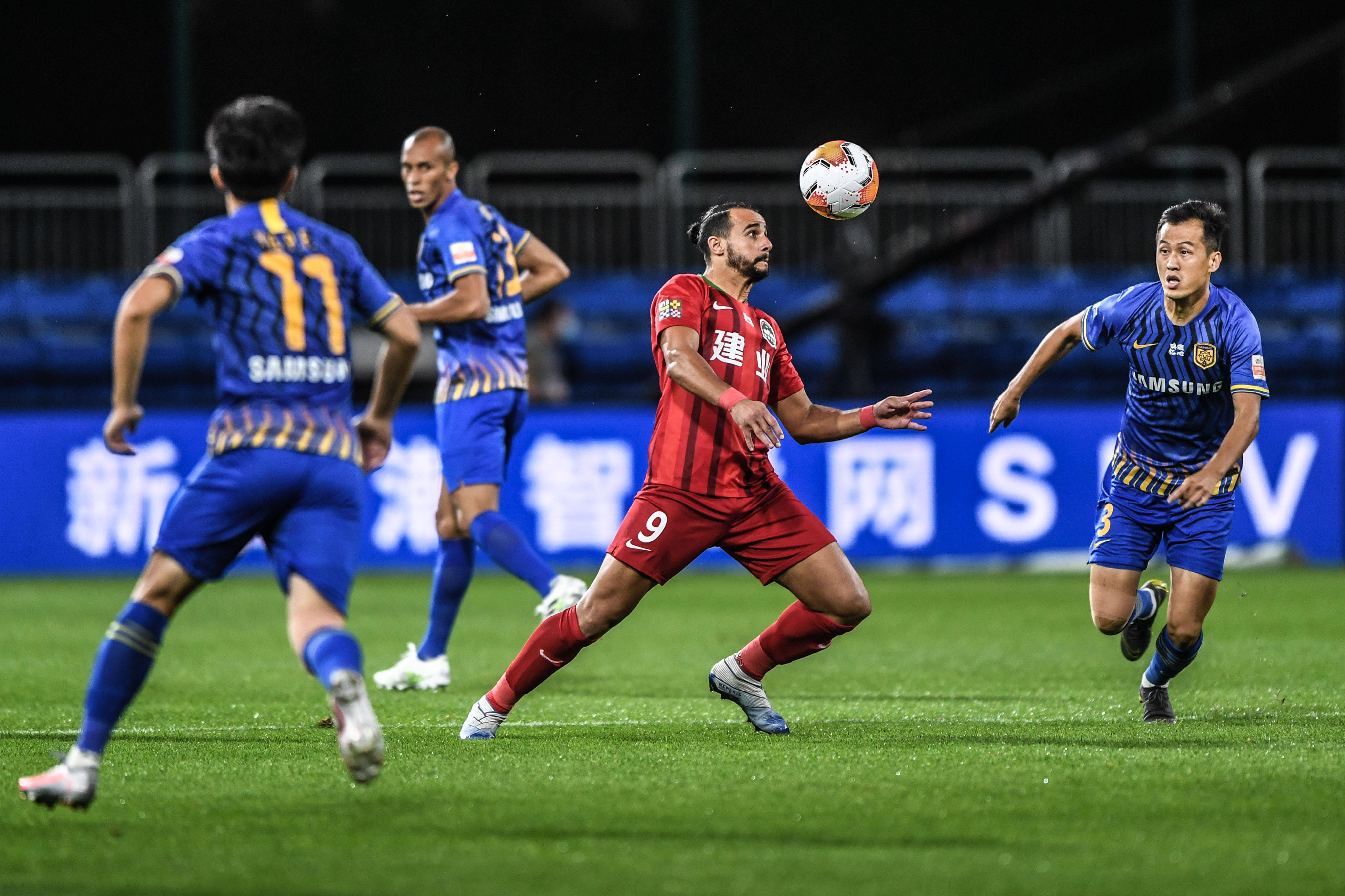 2换1，再见浓眉！独行侠老鹰史诗级交易，NBA最强五巨头豪阵诞生